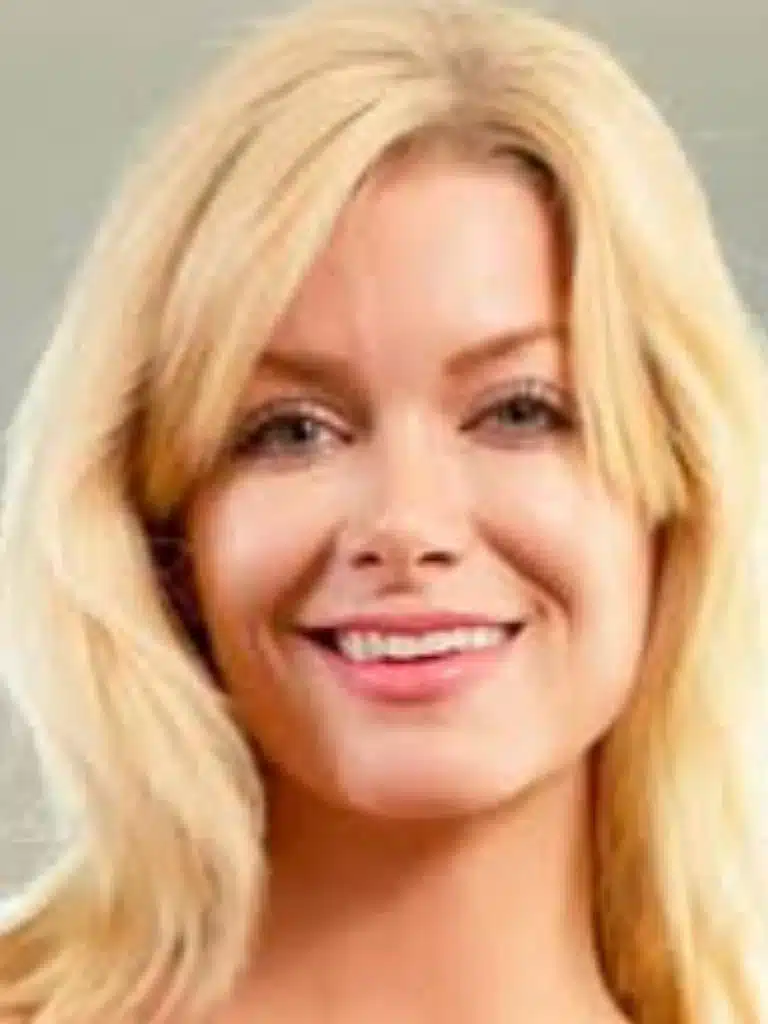 Bella Bends Biography: Wiki, Age, Career, Height, Weight, Boyfriend, Net Worth & More